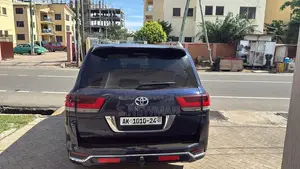 Toyota Land Cruiser Available for Rent