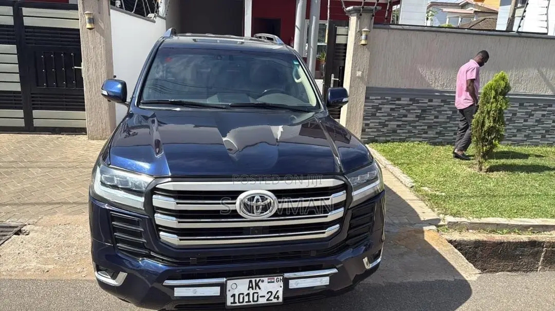 Toyota Land Cruiser Available for Rent