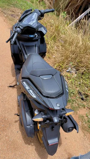 Yamaha Aerox 2025 Black