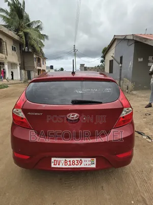 Hyundai Accent SE Hatchback 2017 Red