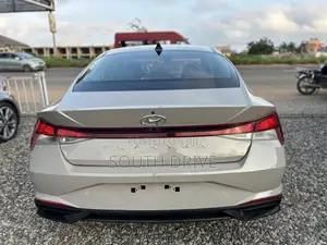 Hyundai Elantra 2021