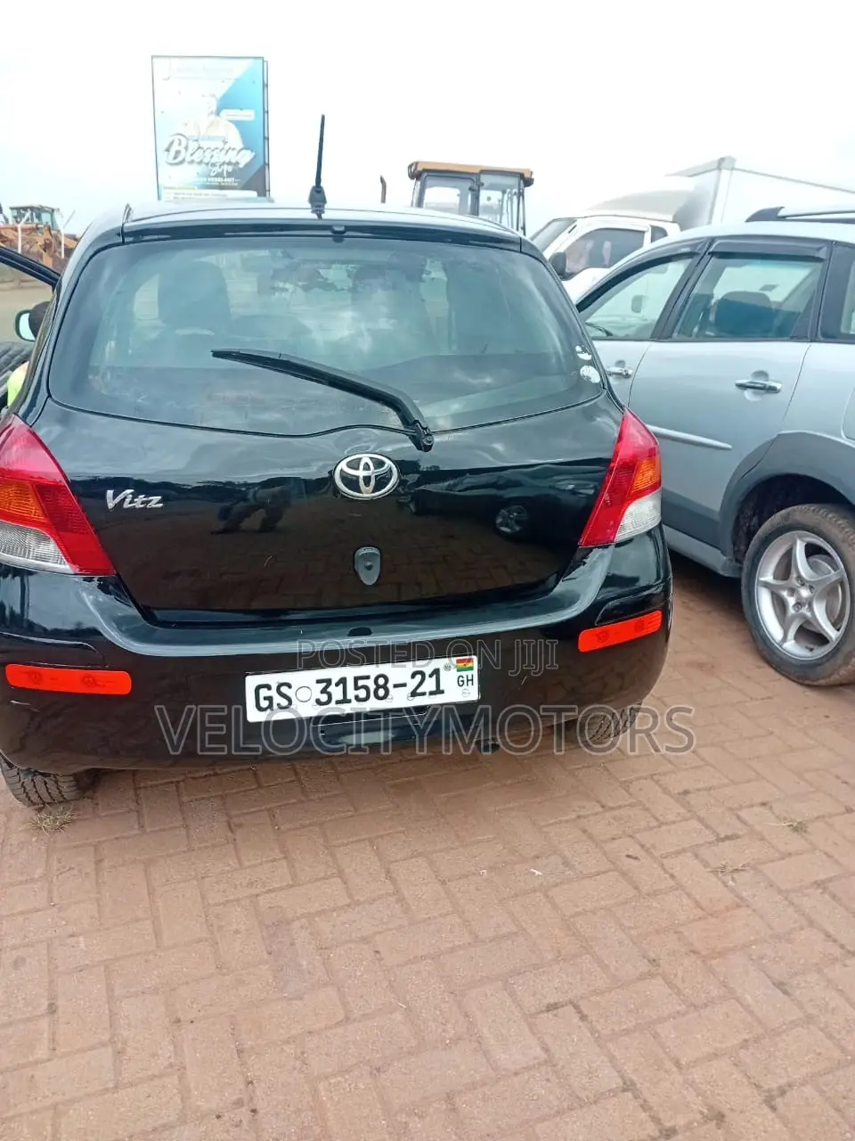 Toyota Vitz 1.3 AWD 5dr 2010 Black