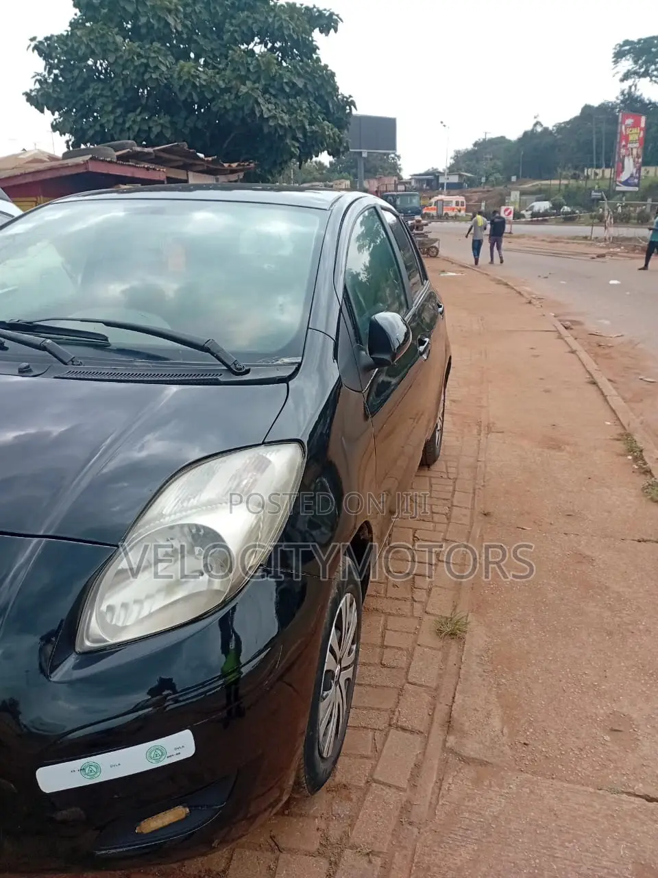Toyota Vitz 1.3 AWD 5dr 2010 Black