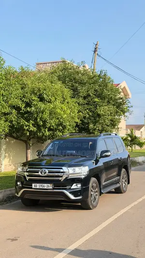 Toyota Land Cruiser 5.7 V8 VXR 2017 Black