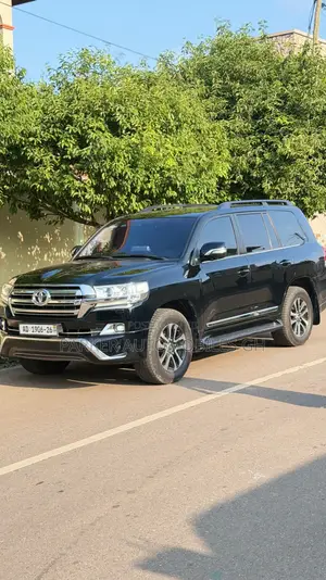 Toyota Land Cruiser 5.7 V8 VXR 2017 Black