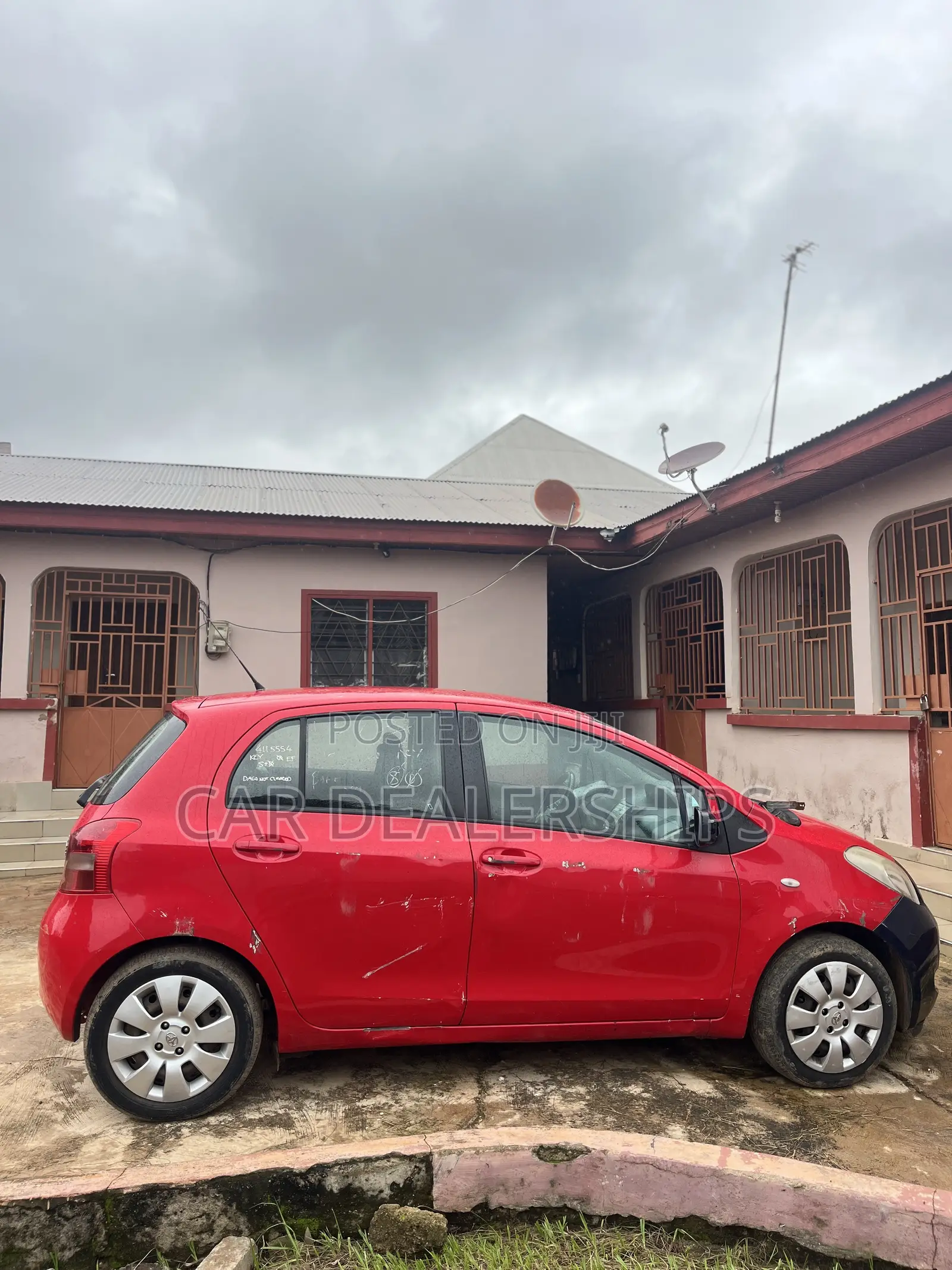 Toyota Yaris 2012 Red