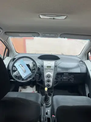 Toyota Yaris 2012 Red