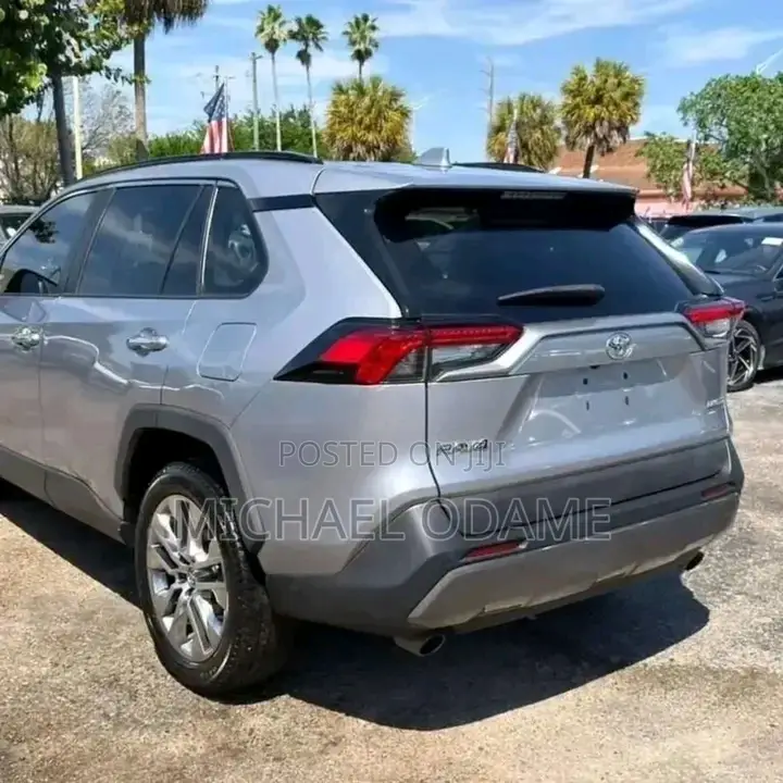 Toyota RAV4 2020 Silver