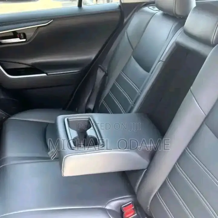 Toyota RAV4 2020 Silver