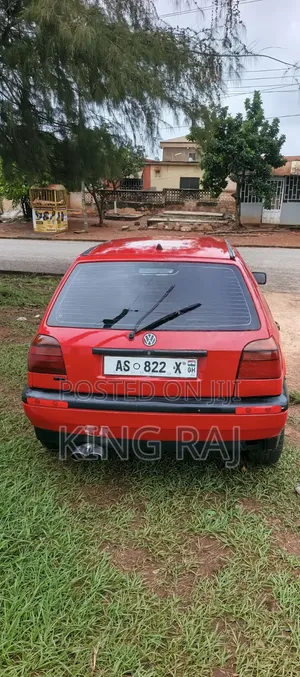Volkswagen Golf 2000 Red