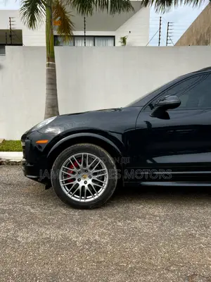 Porsche Cayenne GTS AWD 2018 Black
