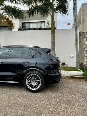 Porsche Cayenne GTS AWD 2018 Black