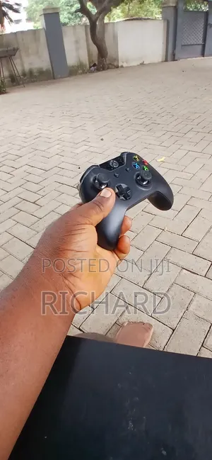 Xbox One X  1tb Loaded With Games Fifa26,forza, Mk  Etc