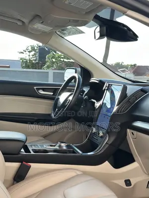 Ford Edge Titanium 2022 Silver