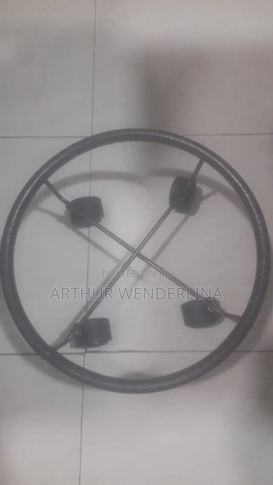 Cylinder Stand With Wheel Under