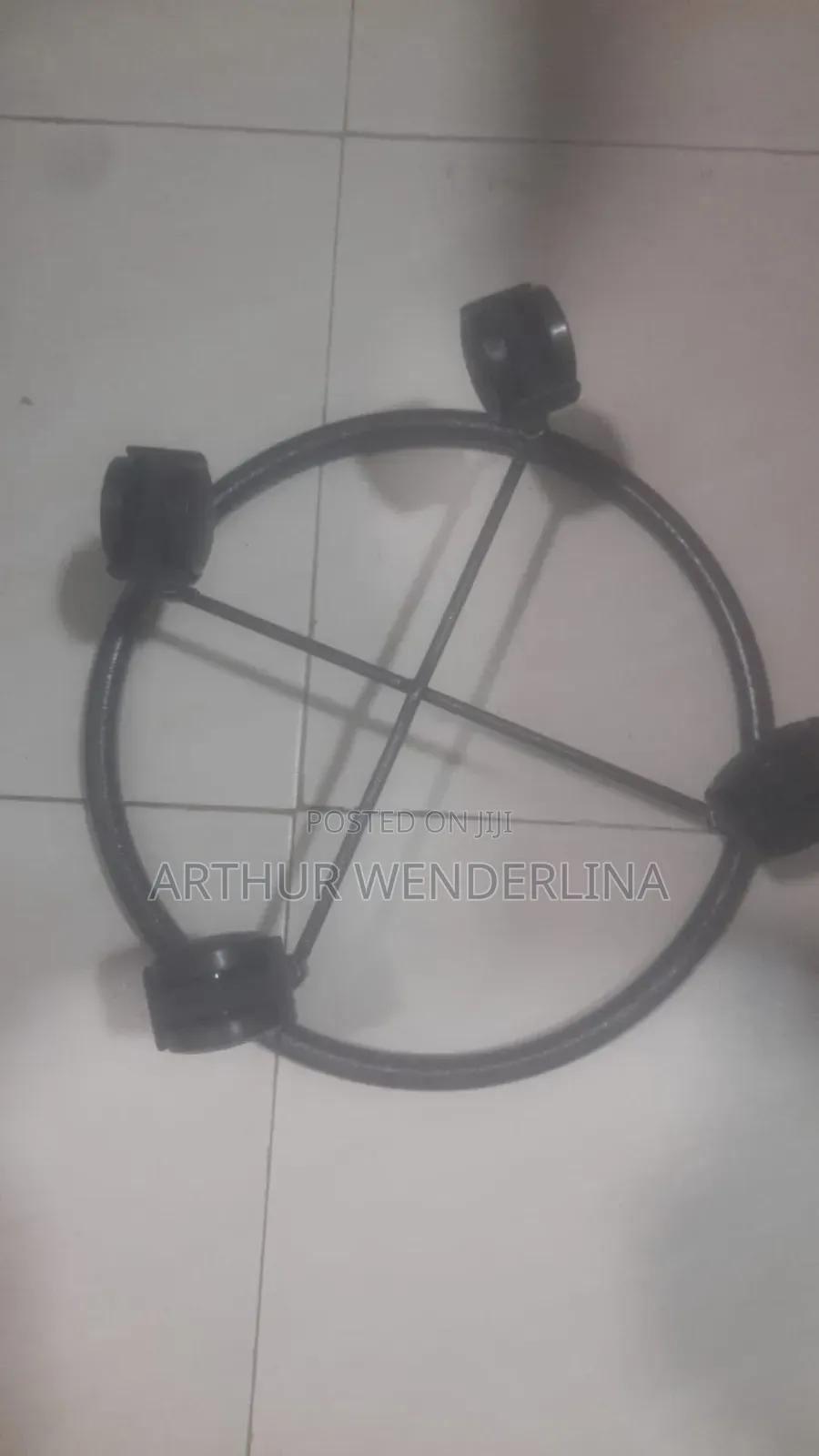 Cylinder Stand With Wheel Under
