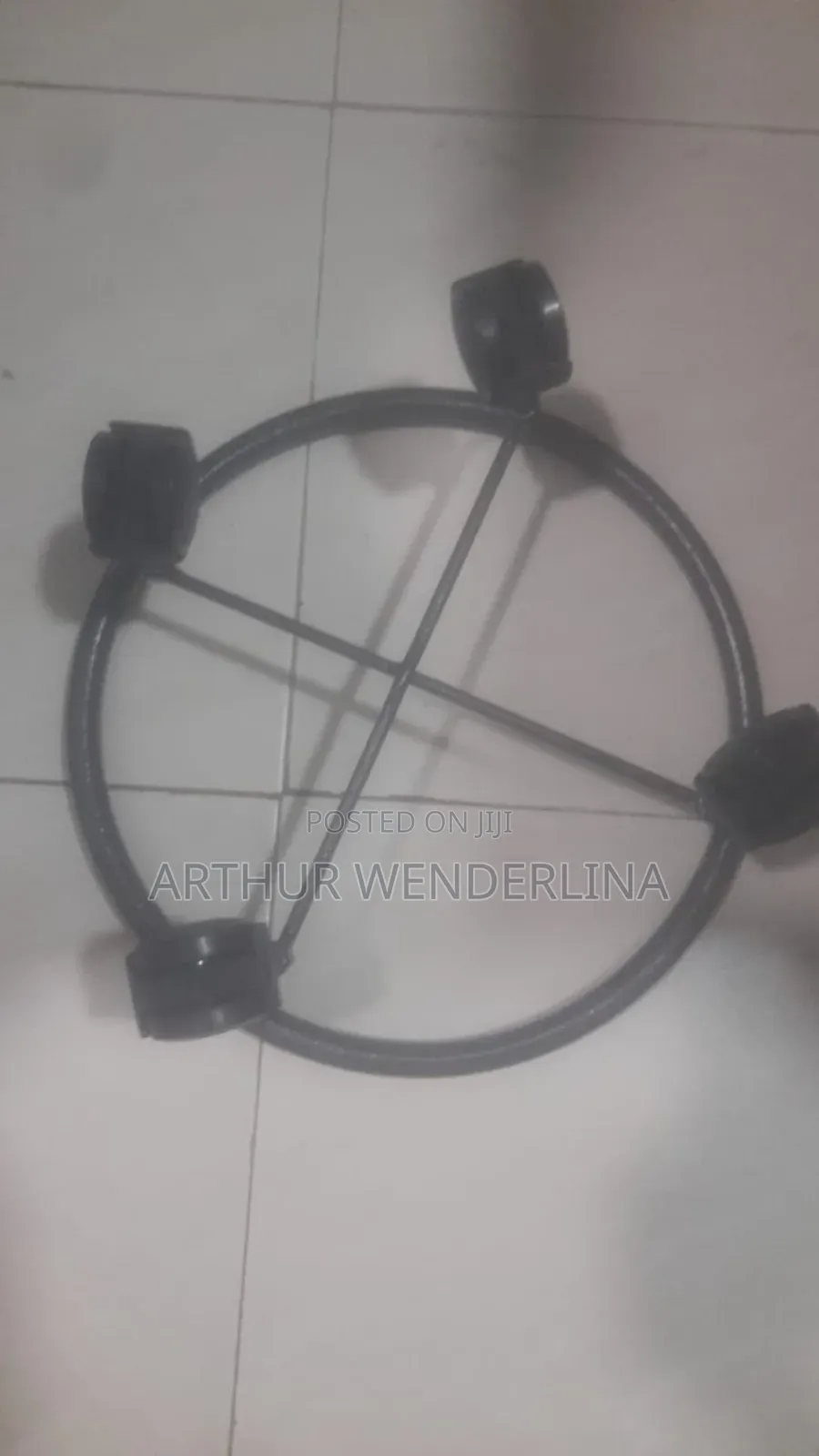 Cylinder Stand With Wheel Under