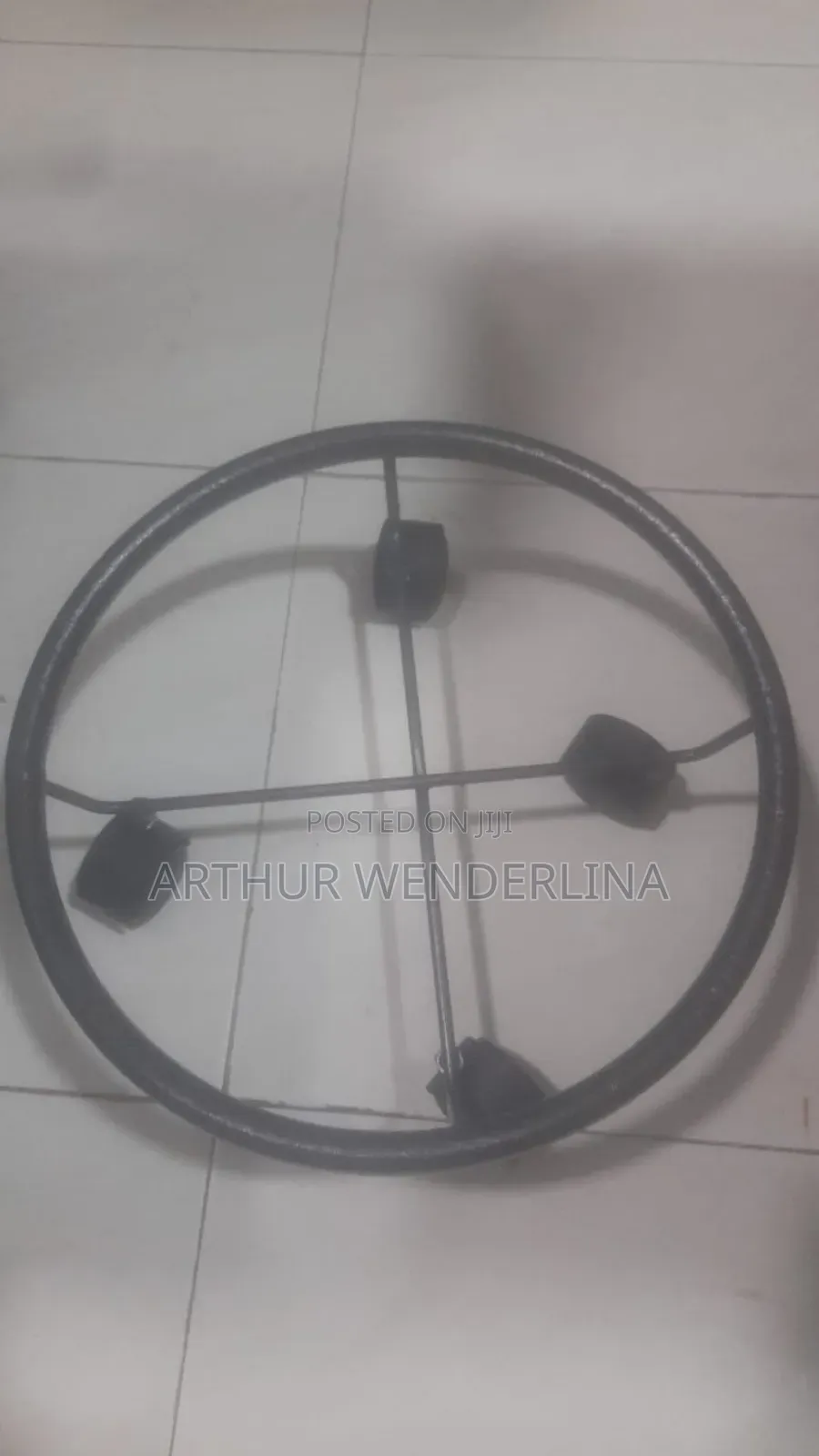 Cylinder Stand With Wheel Under