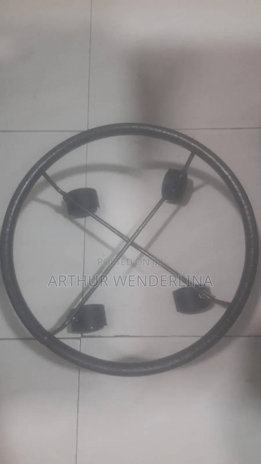 Cylinder Stand With Wheel Under