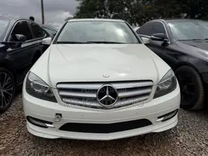 Mercedes-Benz C300 2011 White
