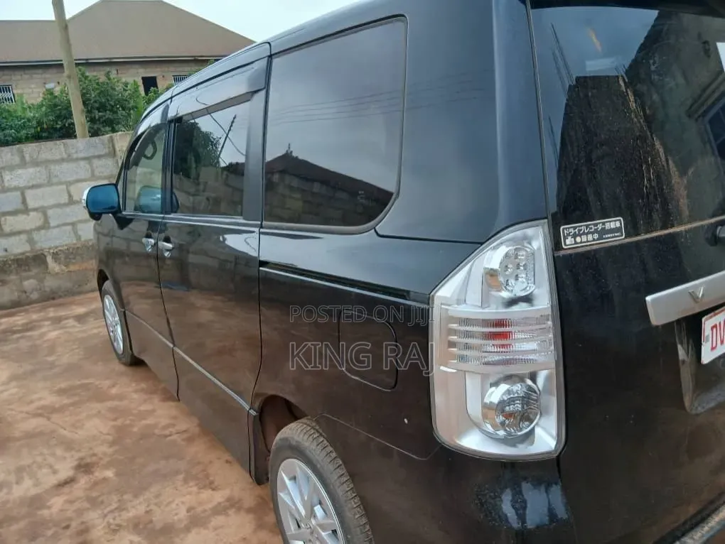 Toyota Voxy 2012 Black