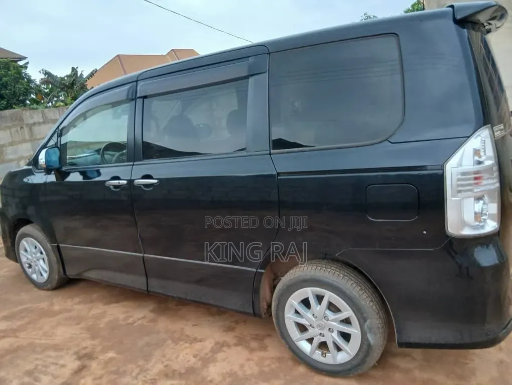 Toyota Voxy 2012 Black