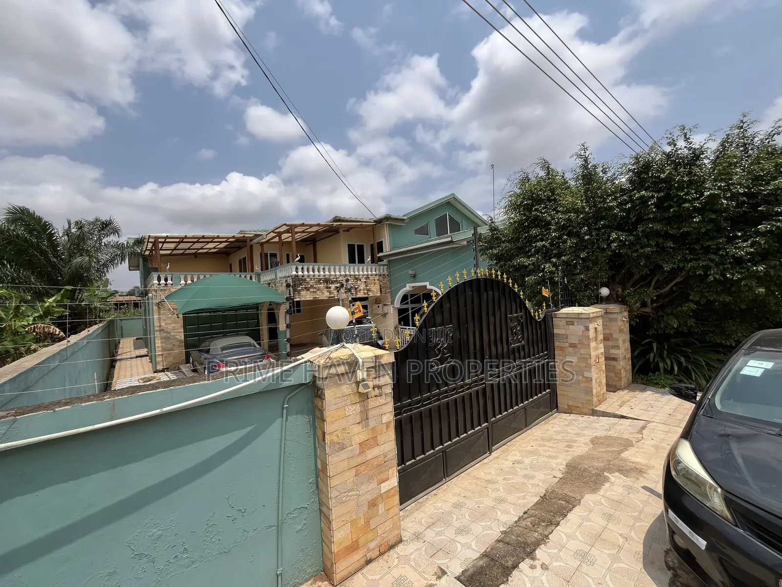 Furnished 10bdrm House in Agbogba for sale
