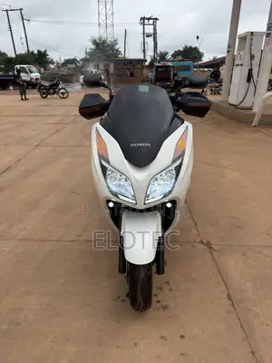 Honda Forza 2016 White