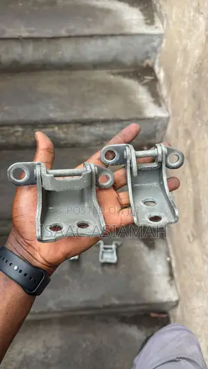 CRV 2017,2018,2019,2020,2021,2022,2023,2024,2025 Front Door Hinges