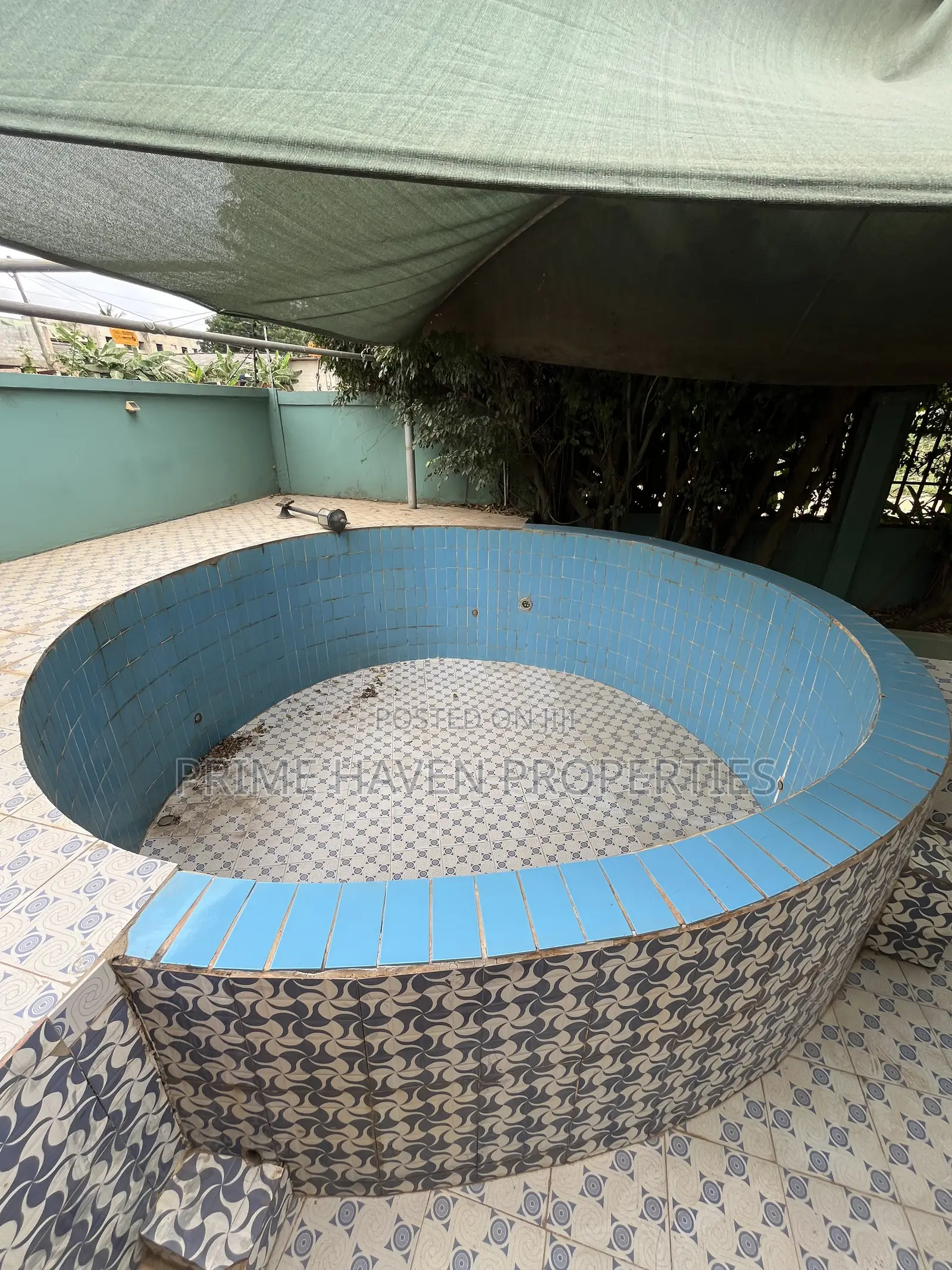 Furnished 10bdrm House in Agbogba for sale