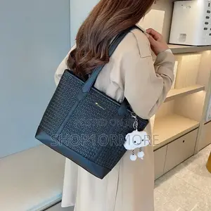 Ladies Fashionable Tote Bag
