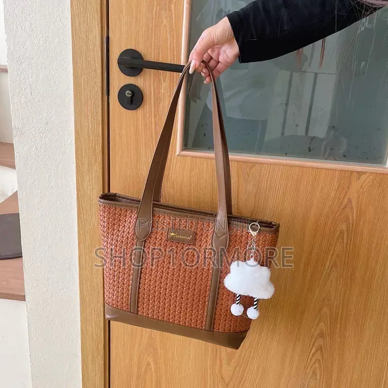 Ladies Fashionable Tote Bag