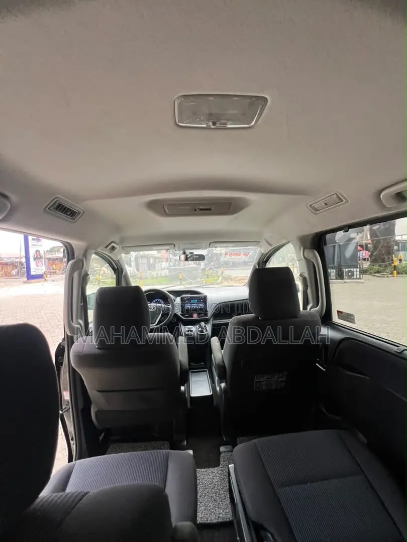 Toyota Voxy Hybrid V 2WD 7-Seater 2016 Black