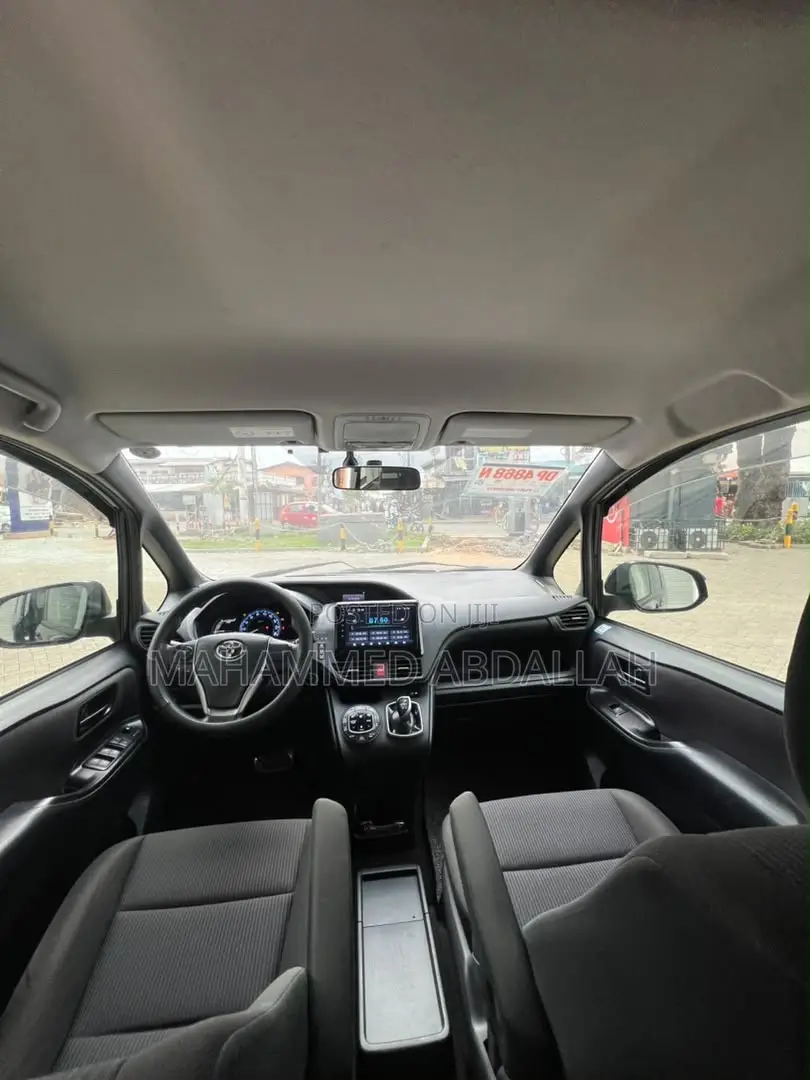 Toyota Voxy Hybrid V 2WD 7-Seater 2016 Black