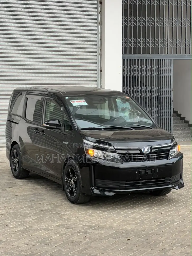 Toyota Voxy Hybrid V 2WD 7-Seater 2016 Black