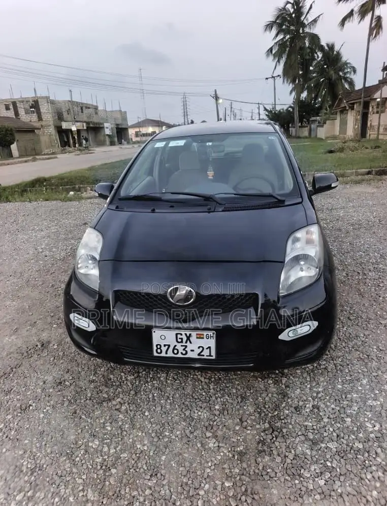 Toyota Vitz 2010 Black