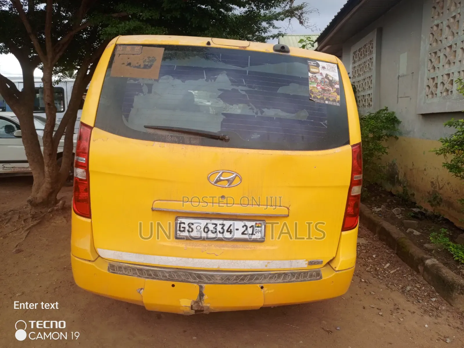 Hyundai Starex 2012 Yellow