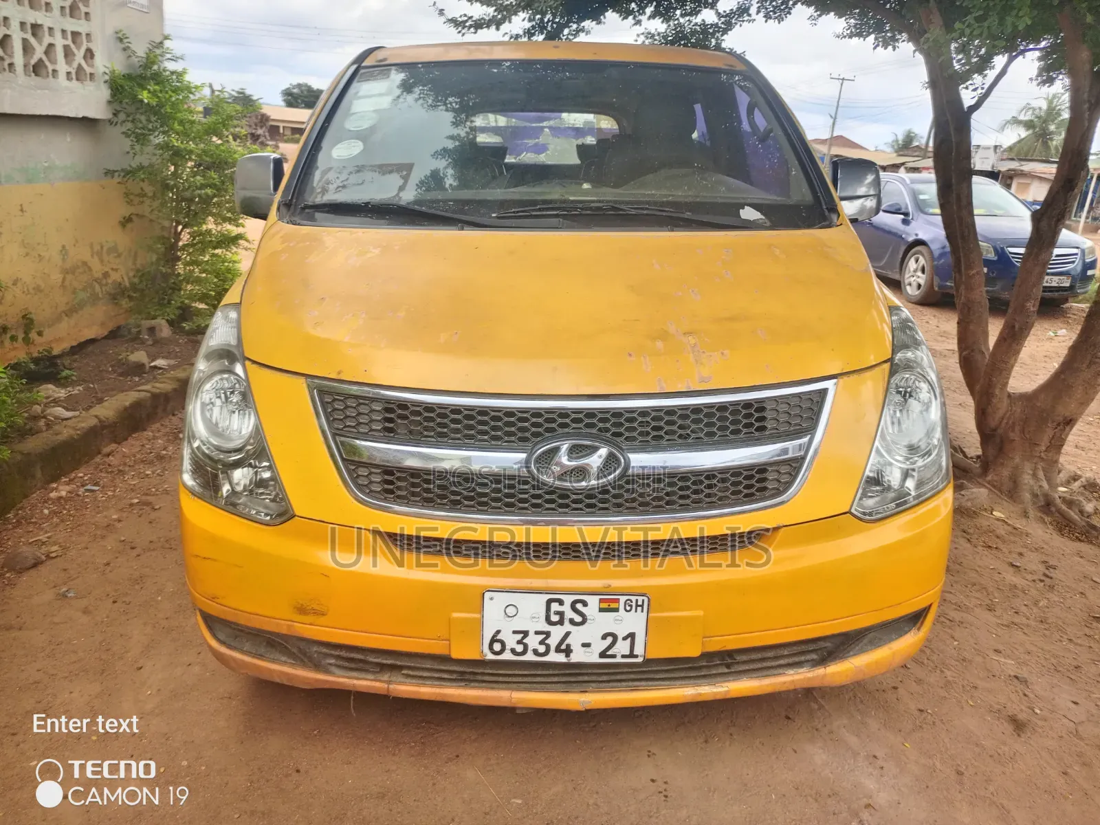 Hyundai Starex 2012 Yellow