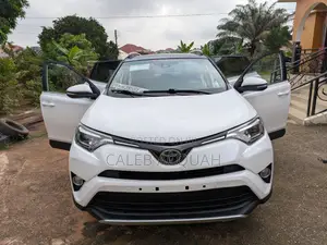 Toyota RAV4 2018 White