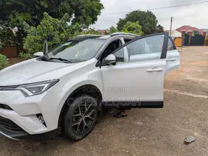Toyota RAV4 2018 White