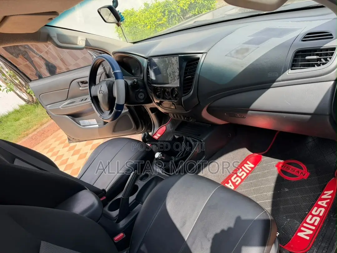 Mitsubishi L200 Club Cab 2.4 181hp 4WD 2019 Black