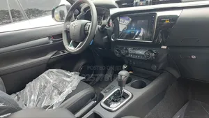 New Toyota Hilux 2026 Black