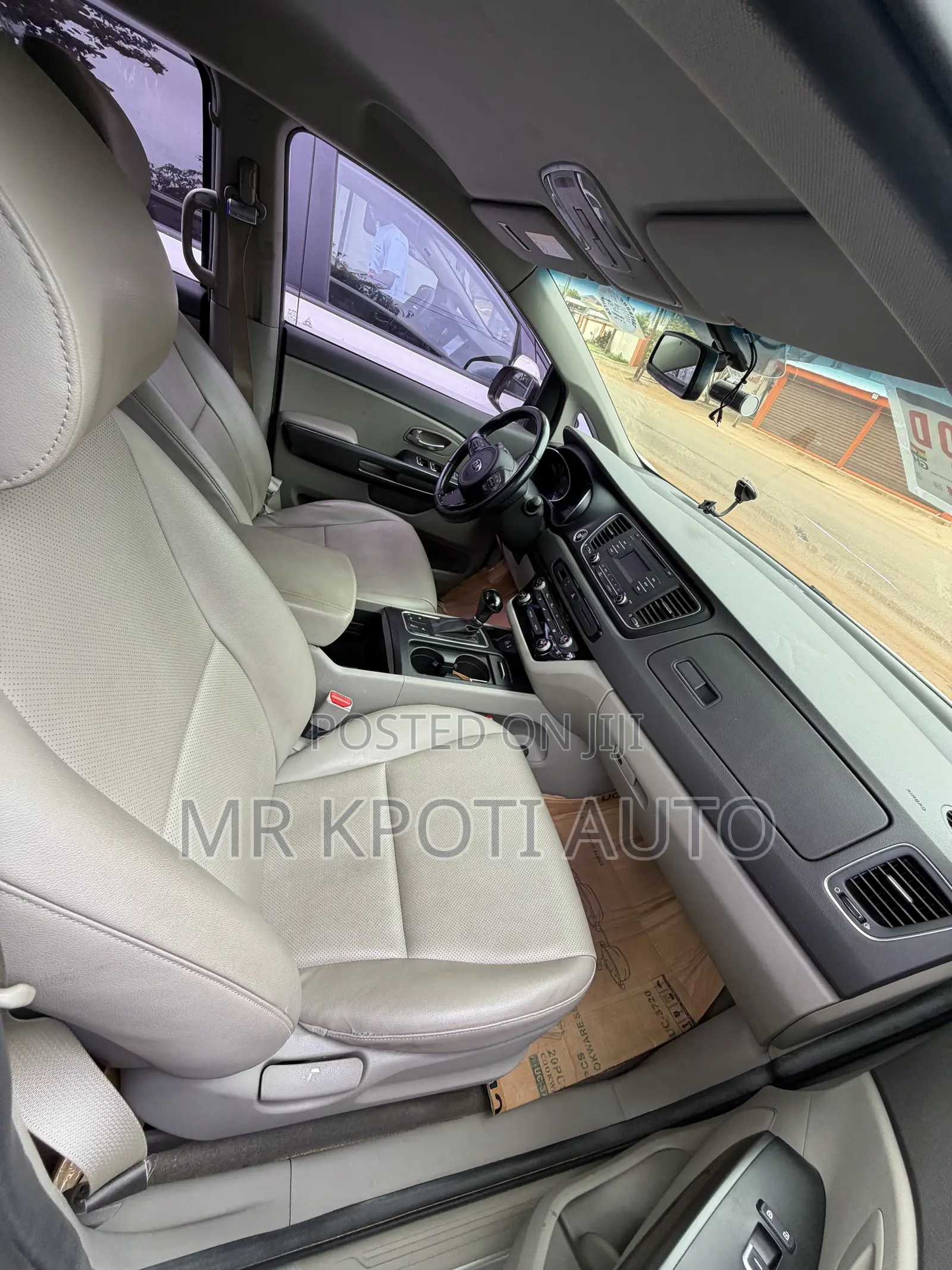 Kia Carnival 2016 Silver