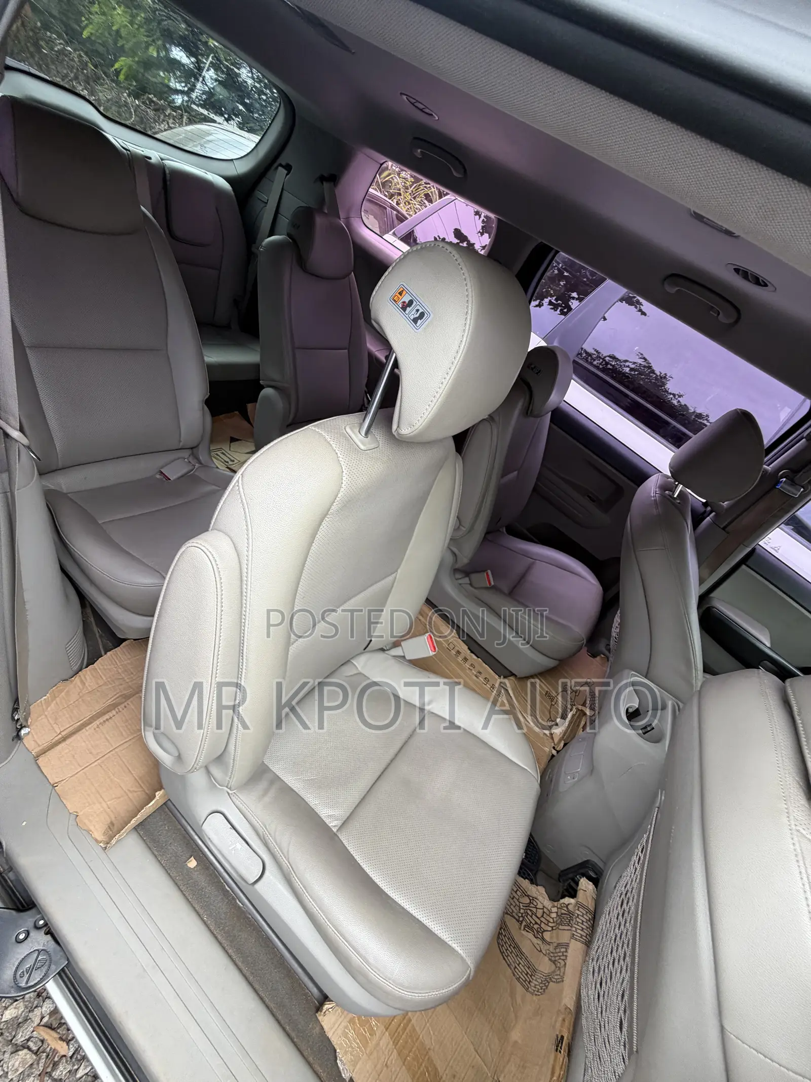 Kia Carnival 2016 Silver