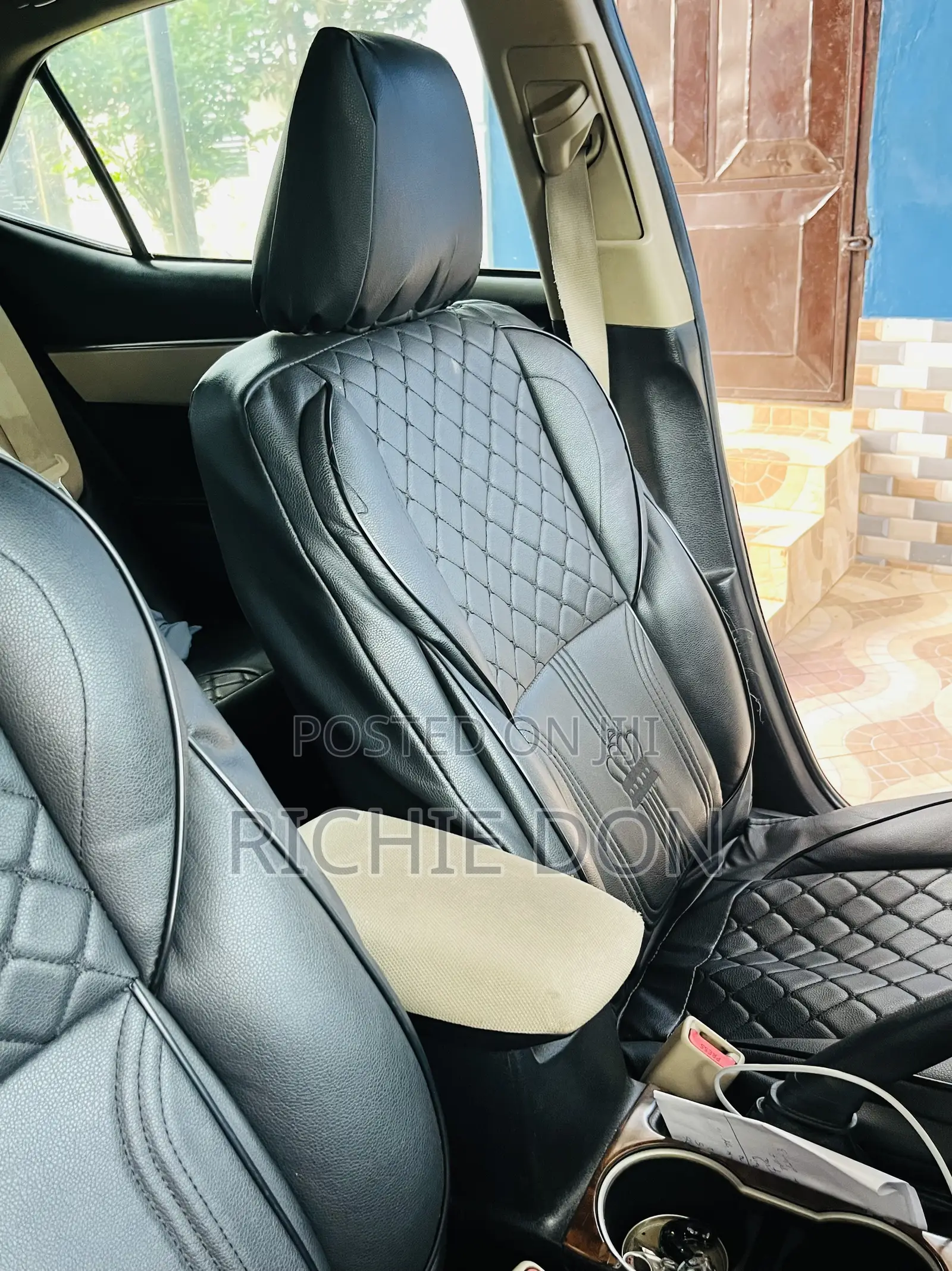 Toyota Corolla LE Plus 4dr Sedan (1.8L 4cyl CVT) 2014 Green
