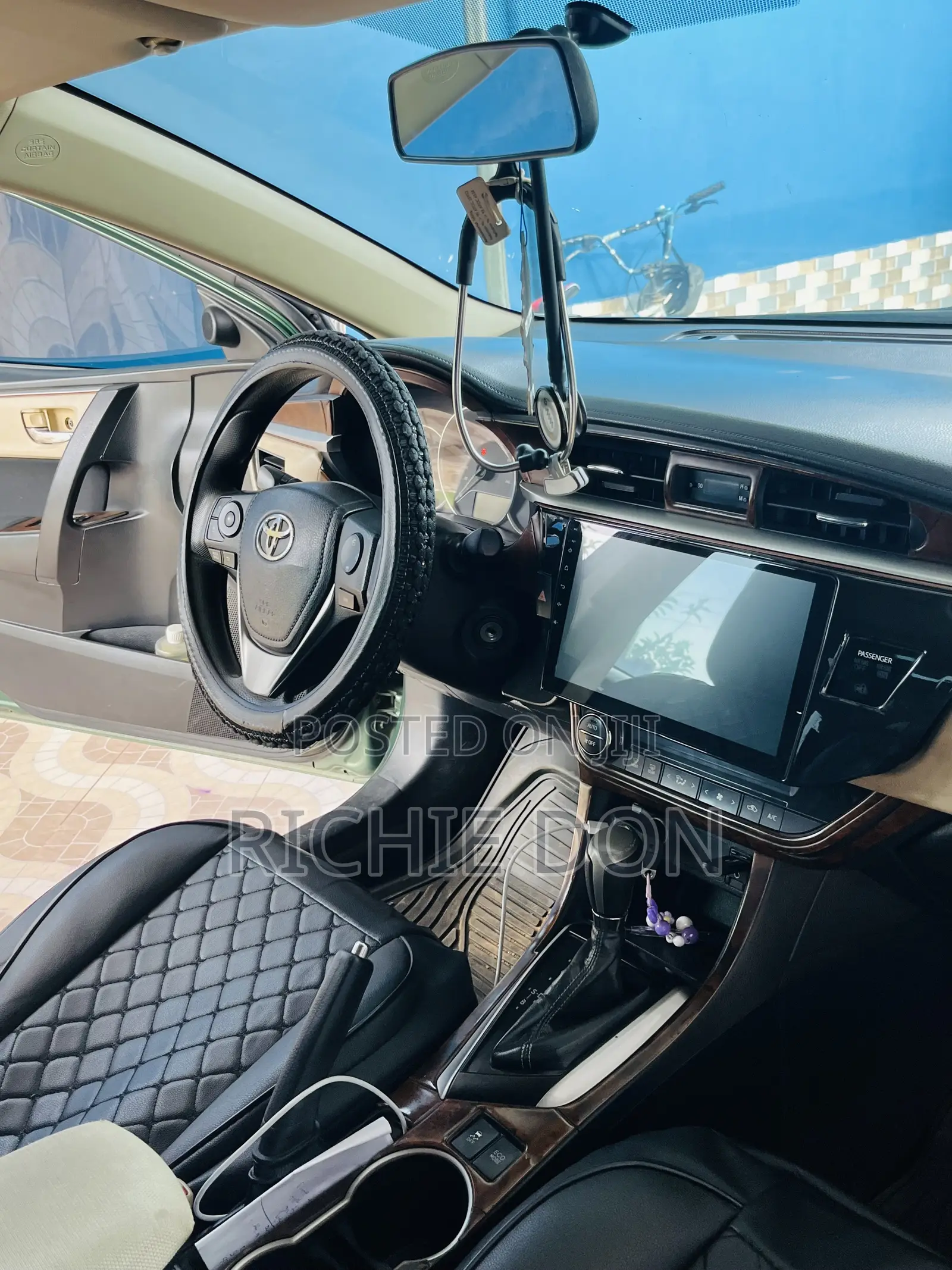 Toyota Corolla LE Plus 4dr Sedan (1.8L 4cyl CVT) 2014 Green
