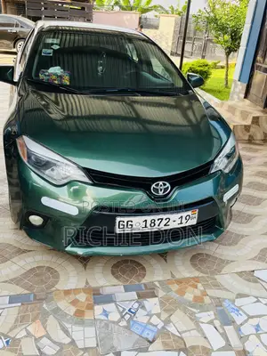 Toyota Corolla LE Plus 4dr Sedan (1.8L 4cyl CVT) 2014 Green