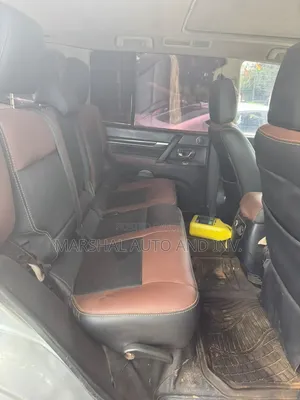Mitsubishi Pajero 2012 Blue