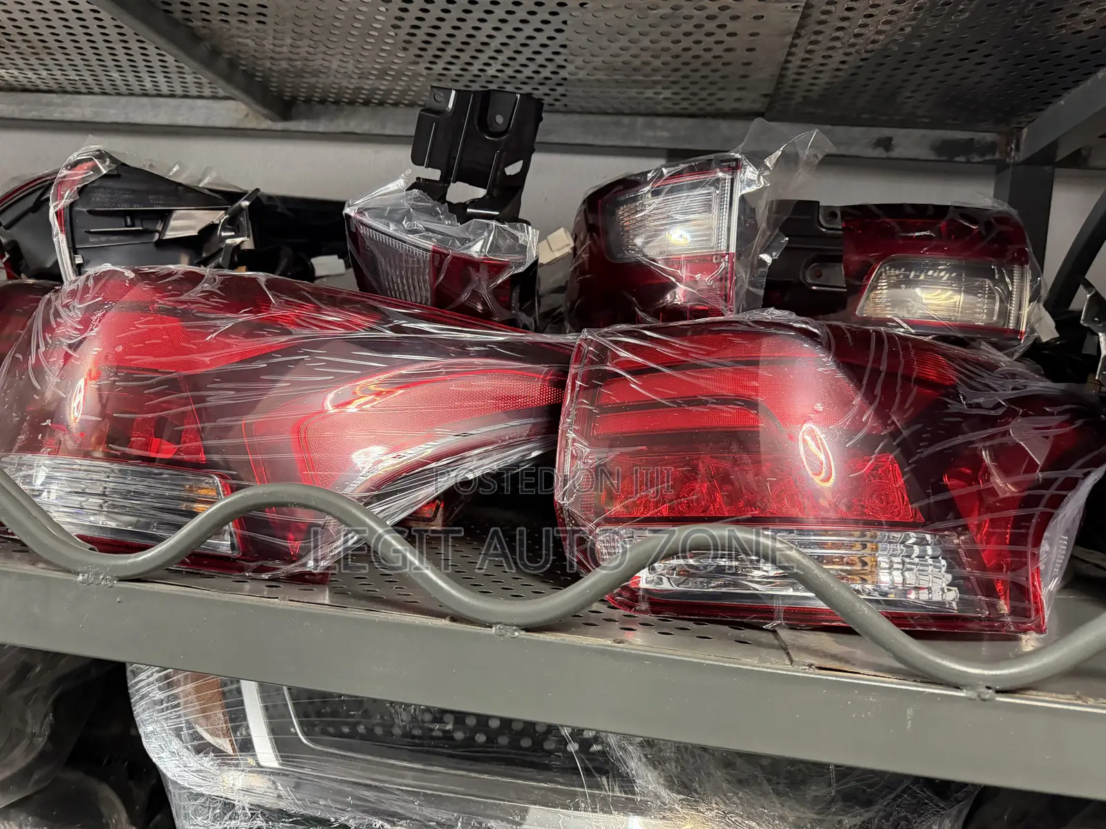 Mitsubishi Outlander 2018,2017,2020,2019,Taillights Available