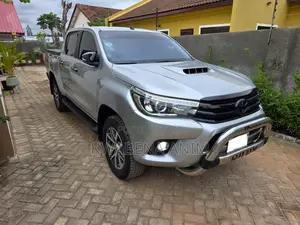 Toyota Hilux 2.8 Diesel 2020 Silver